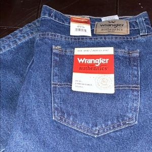 Men’s wrangler jeans- size 38x36 NWT